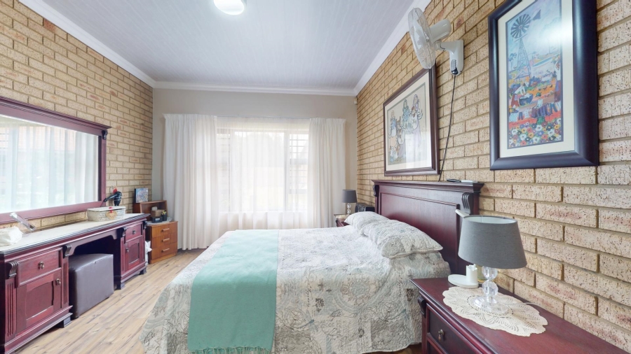 17 Bedroom Property for Sale in Vyfhoek A H North West